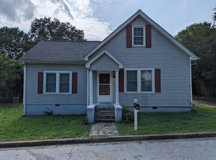 100 Mulberry St, Greer, SC 29650