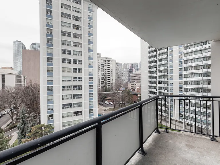 50 Alexander St — Photo 7