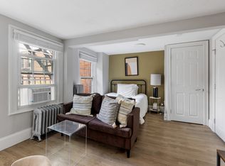 12-14 Derne St #101, Boston, MA 02114
