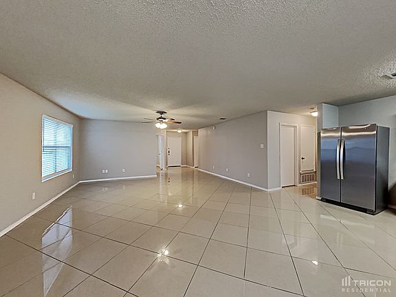 3rd image of 539 Cantebury Park Ln