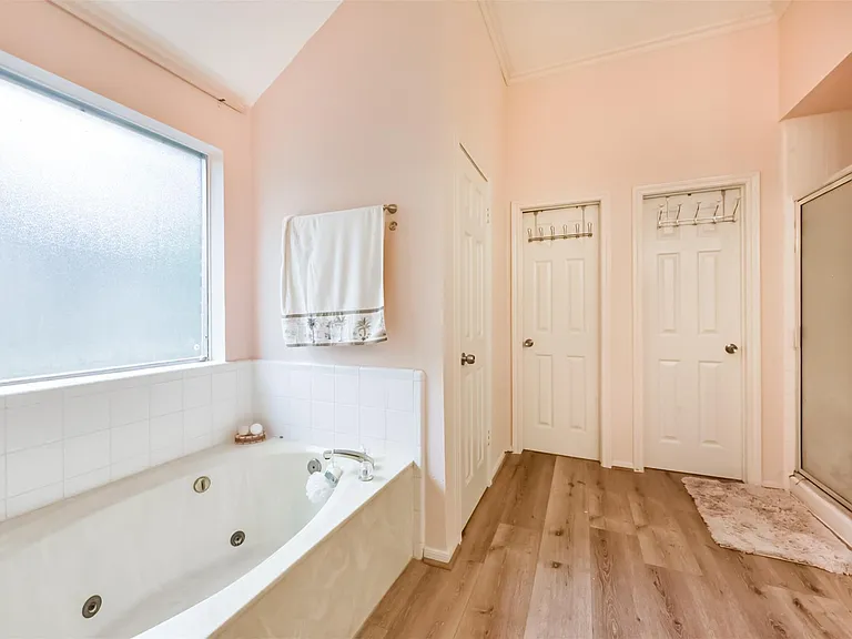 1306 N Gabriel River Cir — Photo 31