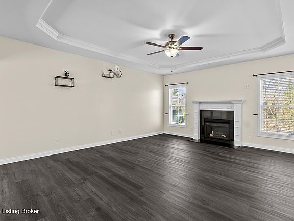 5th image of 3918 Bristol Oaks Dr