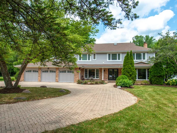 1091 Polo Dr, Lake Forest, IL 60045