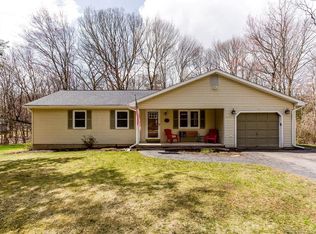 21 Lakeshore Dr, New Hartford, CT 06057