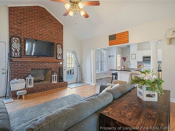 5th image of 73 Scotch Ln