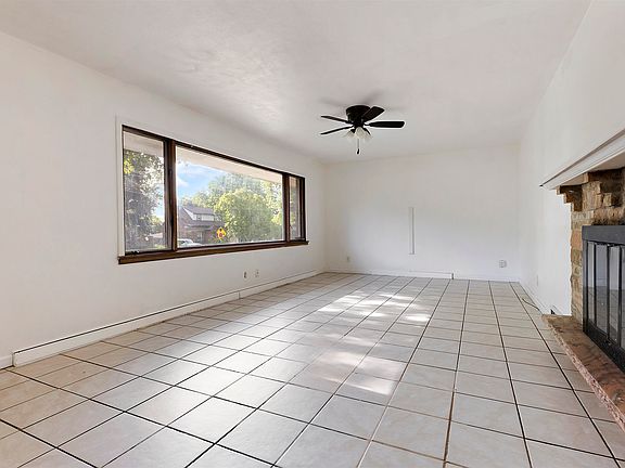 3rd image of 123 Dawn Ave