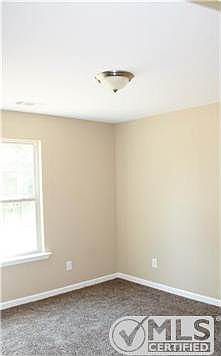 5th image of 812 Meadowlane Dr