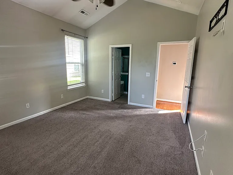 258 Killarney Trl — Photo 6