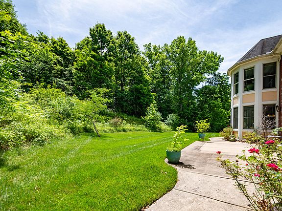 2nd image of 10141 Miller Ln
