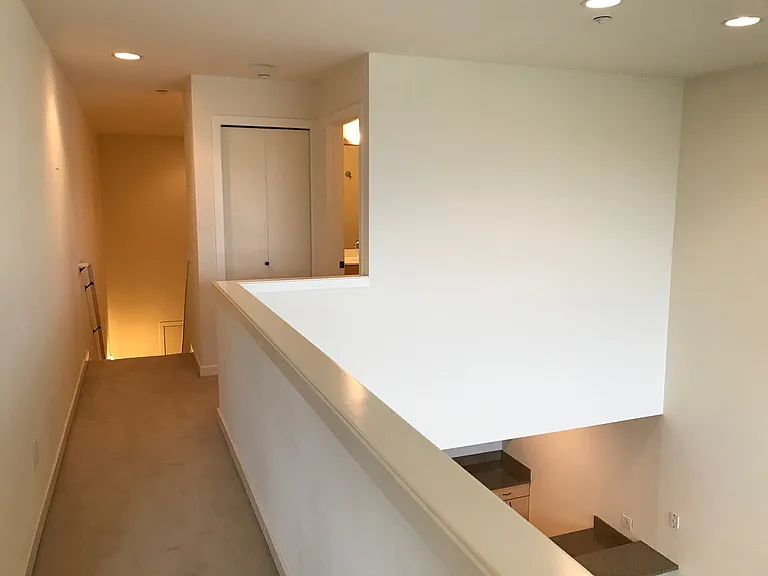 Newell Court Apartments, downtown Mercer Island — Photo 41