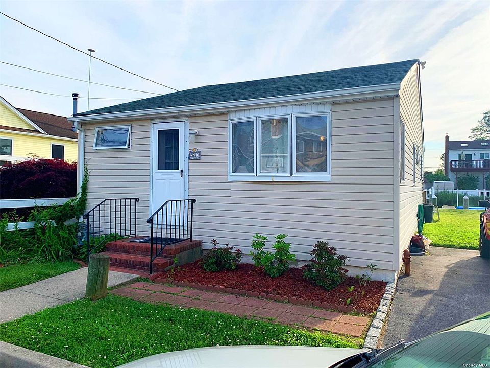 1st image of 2630 Peconic Ave