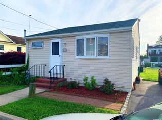 2630 Peconic Ave, Seaford, NY 11783