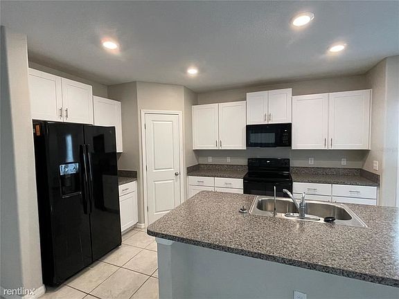 4th image of 11938 Miracle Mile Dr
