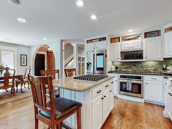 14th image of 2622 Poplar Knoll Dr