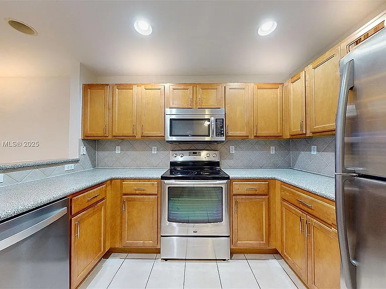 12819 SW 31st Ct — Photo 8