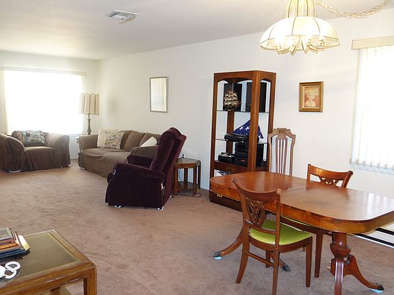 3rd image of 141 Revere Dr