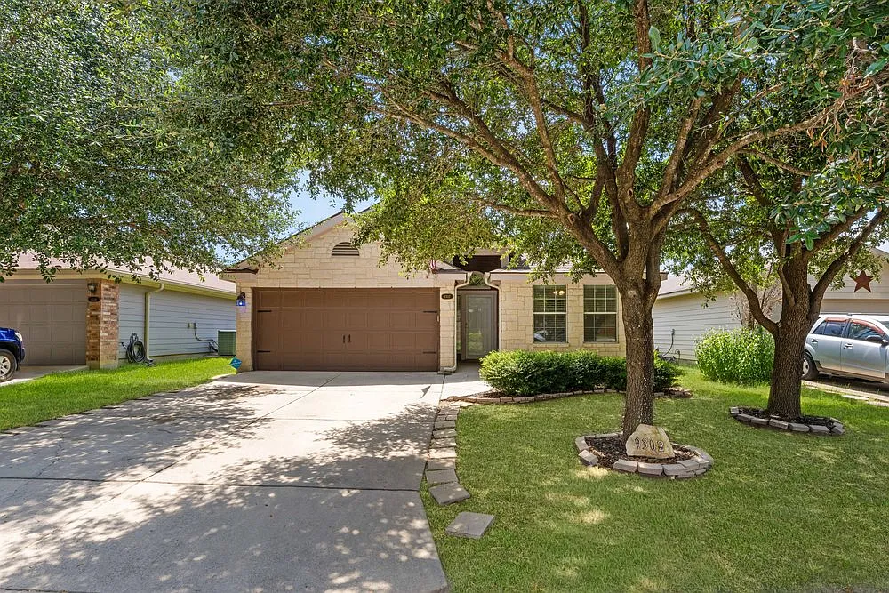 4 bed, 1805 sqft, $1,900 — Photo 1