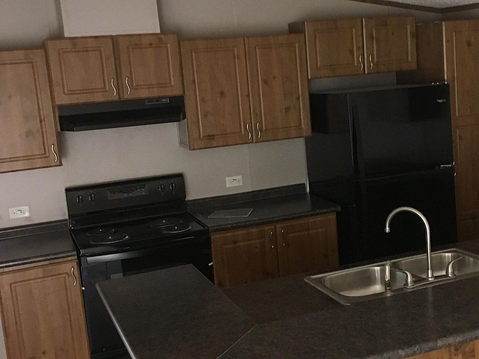 2nd image of 335 SE Balboa Dr #103