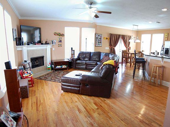 3rd image of 2640 Fenwood Ct
