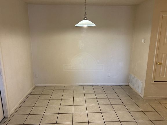 5th image of 509 W Avenue B #B