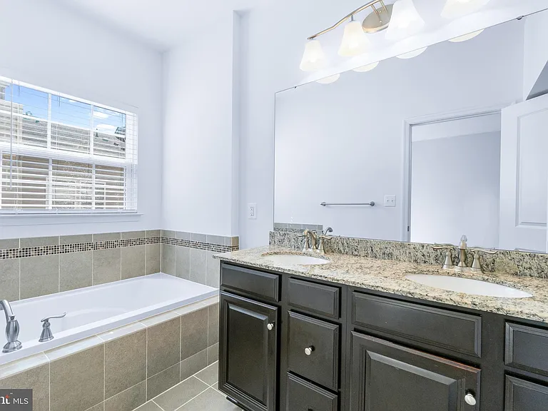 5365 S Center Dr — Photo 28