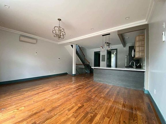 4th image of 1115 Jefferson Ave #3A