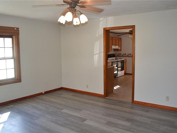 3rd image of 609 Whitlock Ave