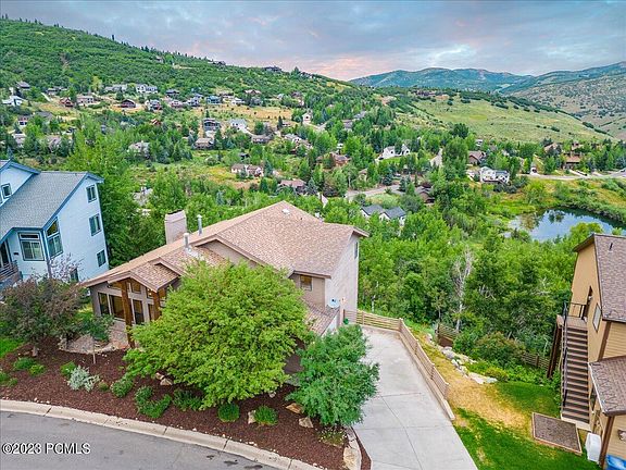 5th image of 4234 Hilltop Dr