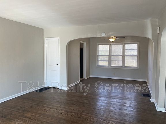 4th image of 1816 E 52nd St