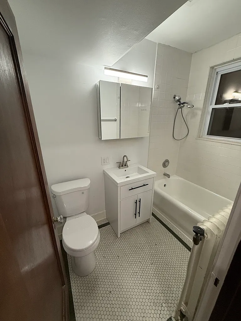 1 bed, 400 sqft, $1,100 — Photo 3