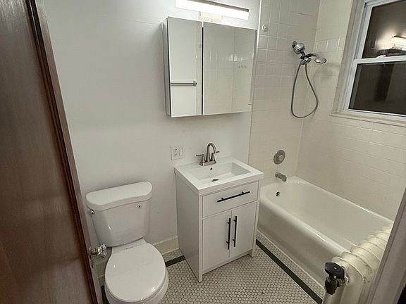 3rd image of 115 E Jackson St #11