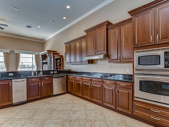 5th image of 10602 Cayman Isle Ct