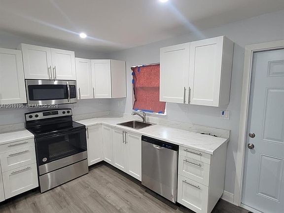 3rd image of 1809 NW 8th Pl
