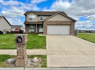 1191 Larkspur Dr, Mascoutah, IL