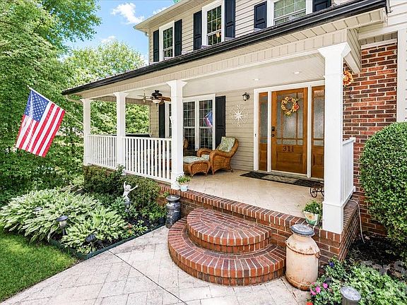 2nd image of 311 N Deerfield Cir