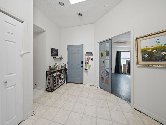 2nd image of 319 Mockingbird Ln
