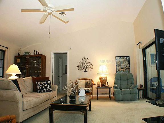 3rd image of 711 Santa Margerita Ln