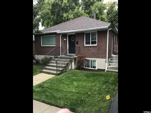 1st image of 1155 E Blaine Ave