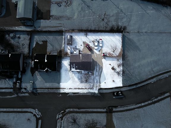 4th image of 800 Pinoak Dr