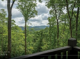 364 Bridgestone Dr, Glenville, NC 28736