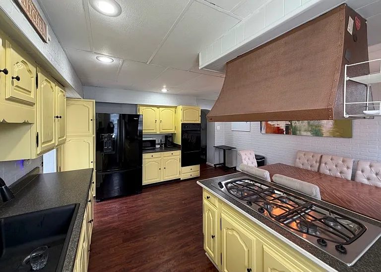 454 Grant Ave — Photo 3