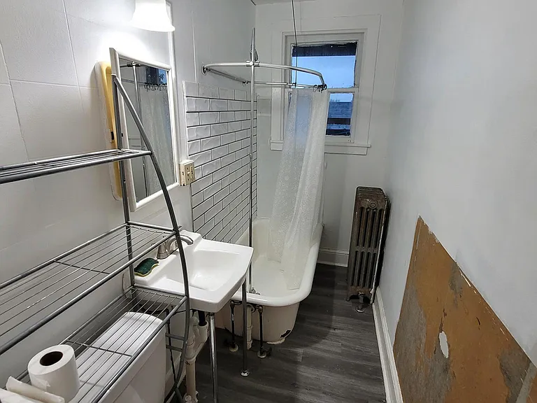 324 Spring St #3 — Photo 9