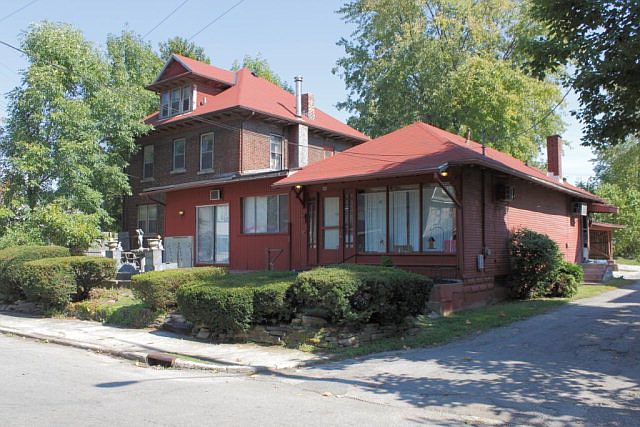 2nd image of 277 Bellefontaine Ave