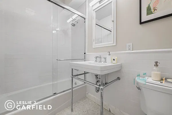 Rented by Leslie J. Garfield | media 7