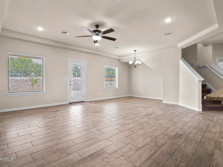 618 Rafael Marmolejo St — Photo 23