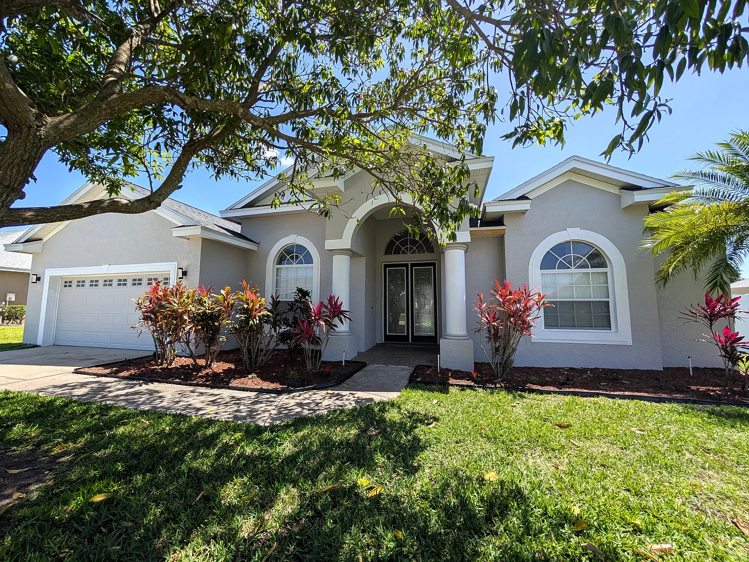 4 bed, 2525 sqft, $2,650 — Photo 2