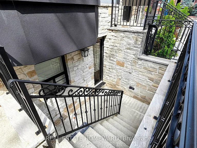 124 Kendal Ave #BASEMENT — Photo 2