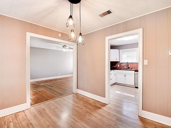 3rd image of 808 Akers St