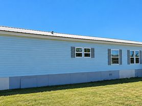 5671 NW 165th St, Trenton, FL