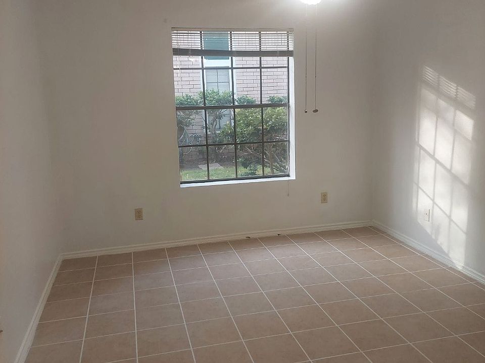 1st image of 12600 Ashford Point Dr